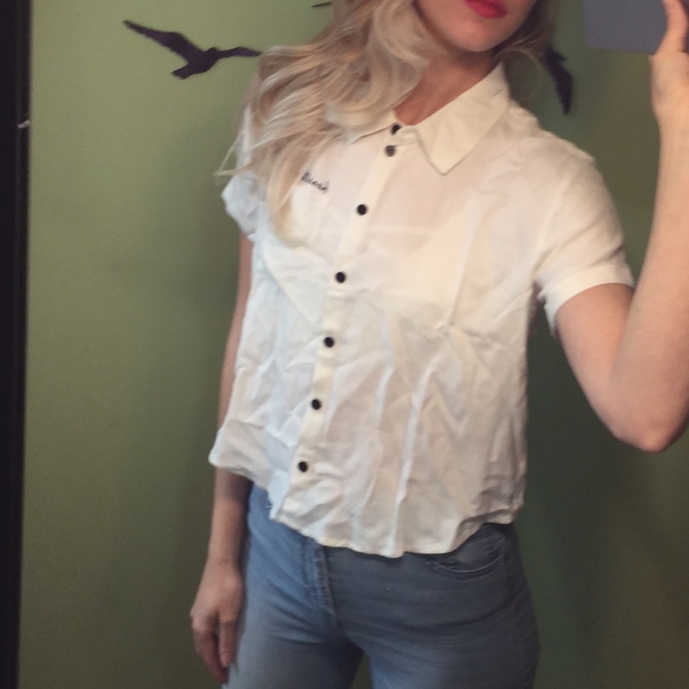 Heart breaker button short sleeve top - Picture 4 of 8